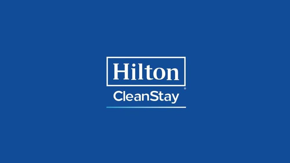 Hampton Inn By Hilton Ottawa Airport Exterior photo