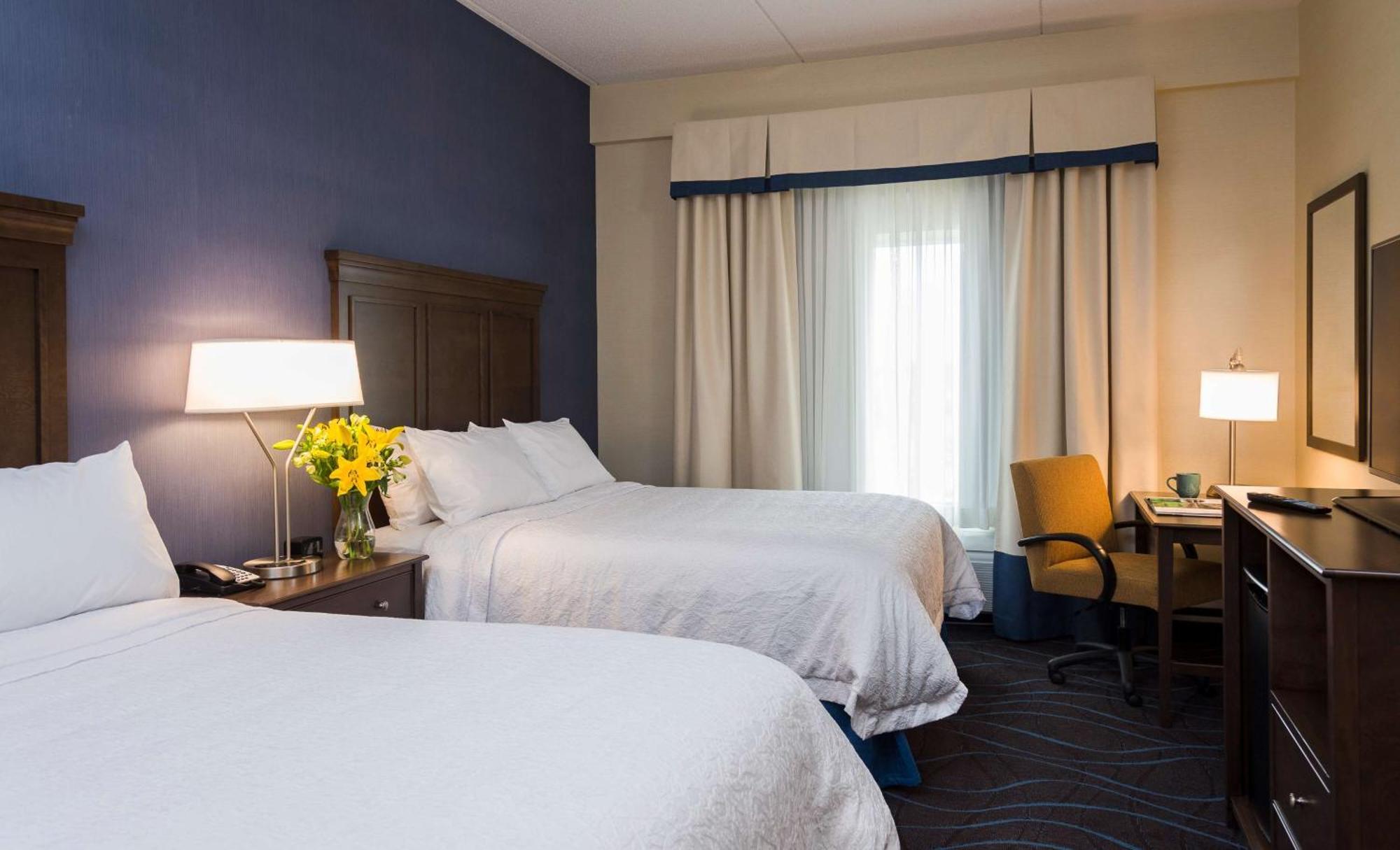 Hampton Inn By Hilton Ottawa Airport Exterior photo